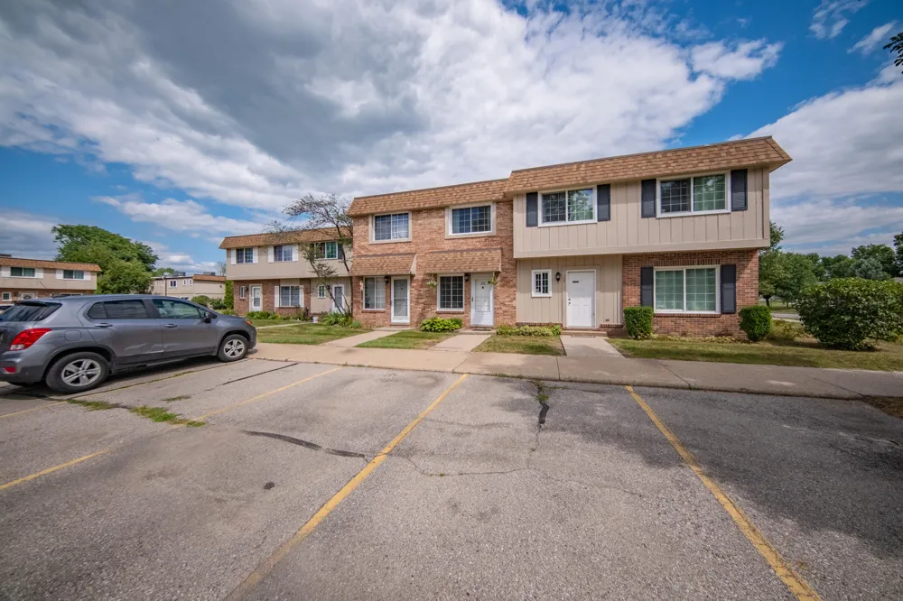 352 Riverbend Drive Milan, MI 48160
