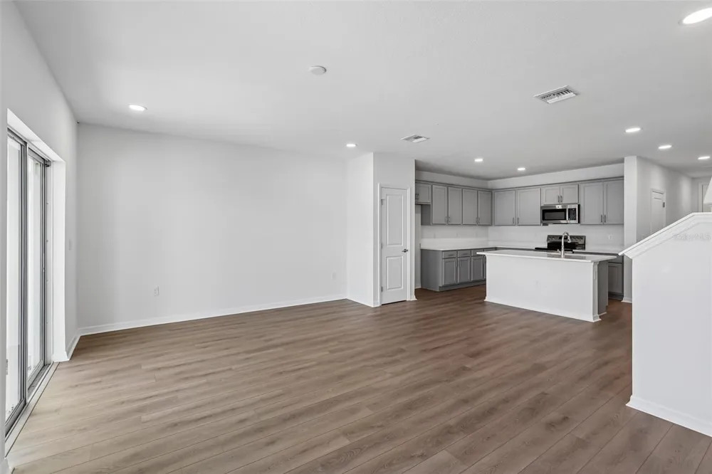 34563 TURPINS AVENUE Zephyrhills, FL 33541