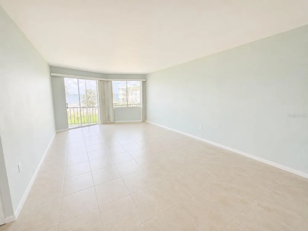 771 JOHN RINGLING BOULEVARD #3 Sarasota, FL 34236