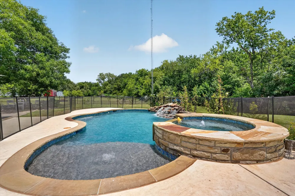 1425 Pioneer Drive Lowry Crossing, TX 75069