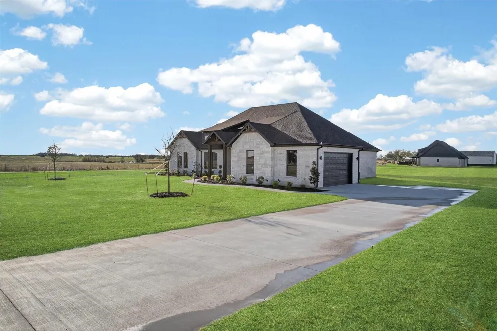 860 Alondrita Street Celeste, TX 75423