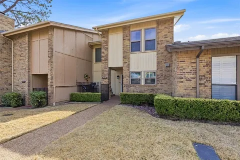 2923 Shady Knoll Lane