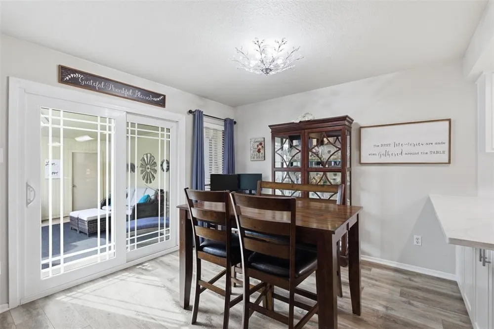 2923 Shady Knoll Lane Bedford, TX 76021