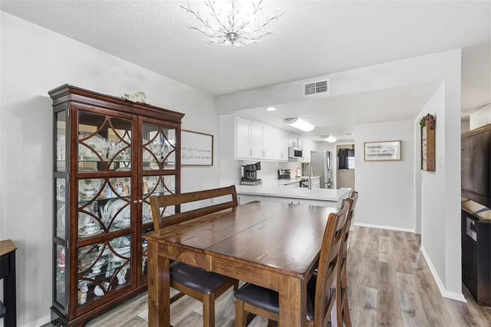 2923 Shady Knoll Lane Bedford, TX 76021