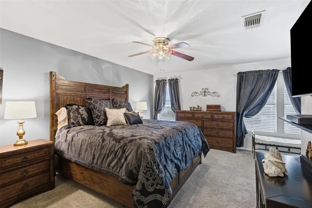 2923 Shady Knoll Lane Bedford, TX 76021