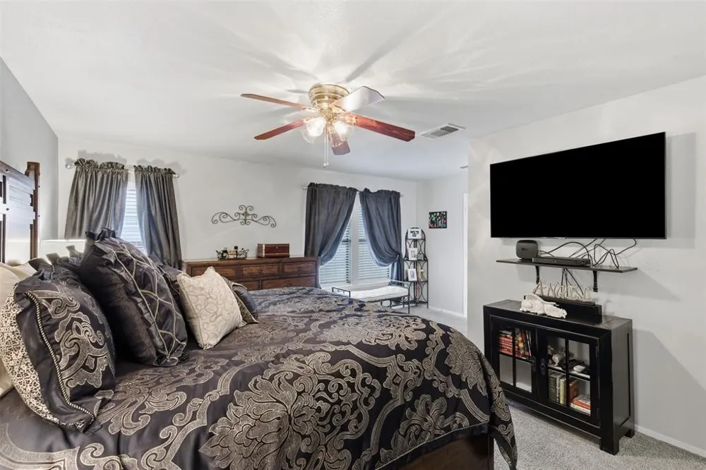 2923 Shady Knoll Lane Bedford, TX 76021