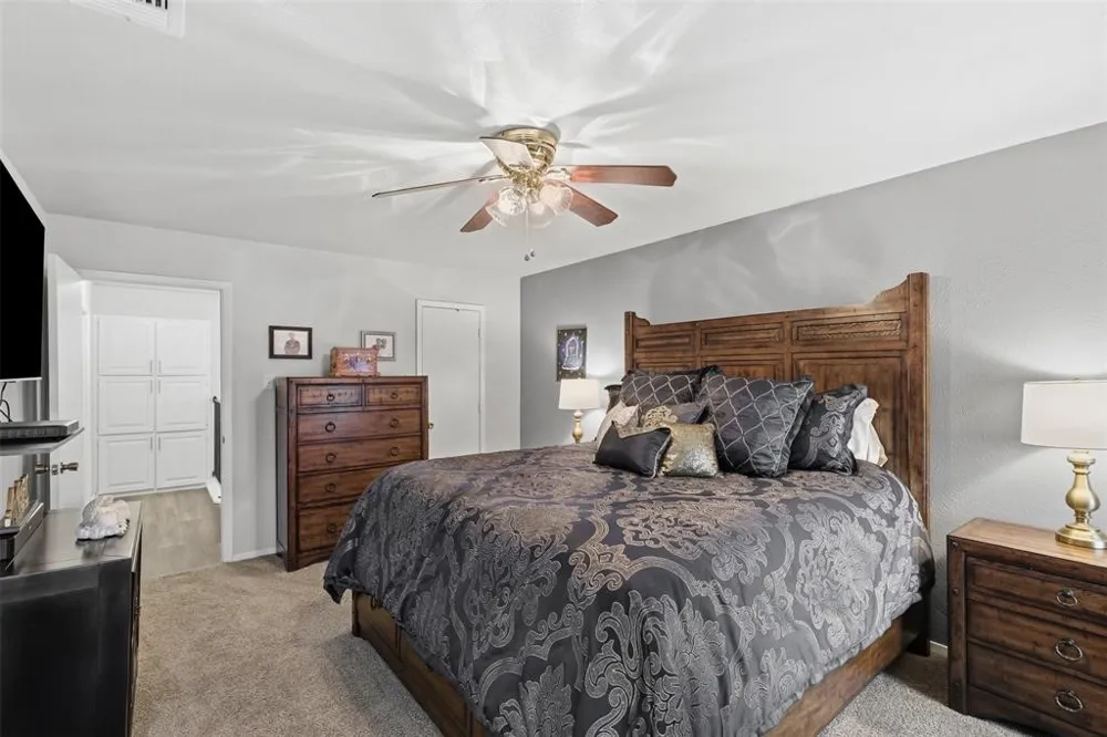 2923 Shady Knoll Lane Bedford, TX 76021