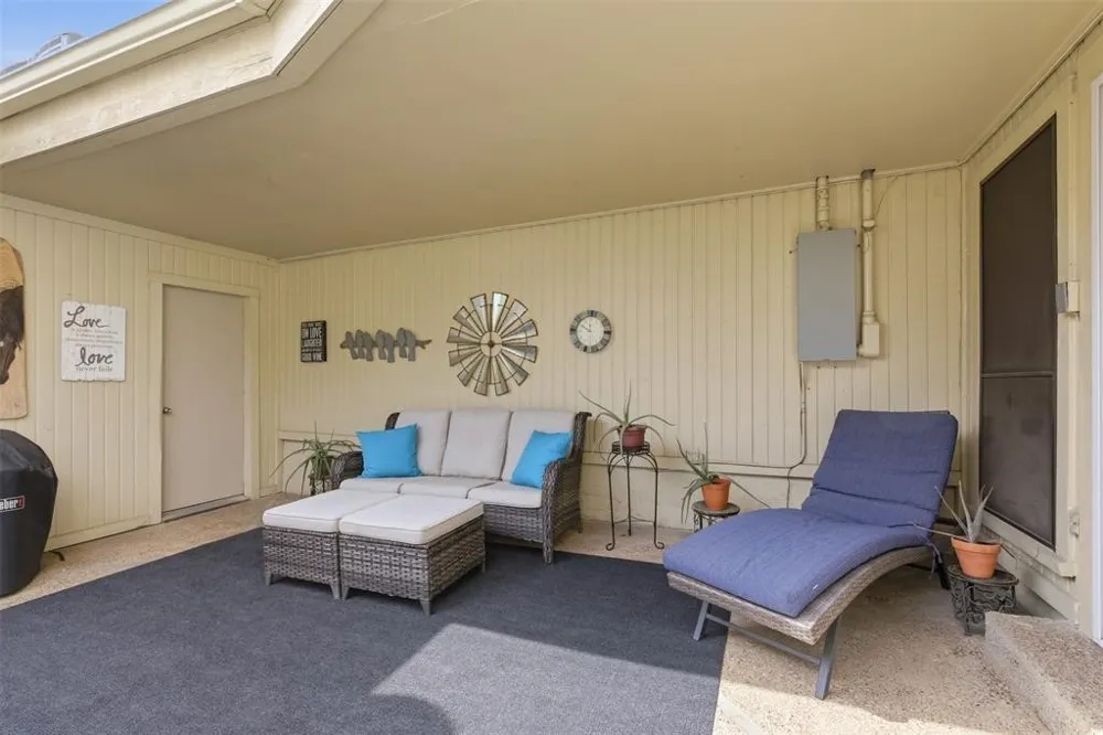 2923 Shady Knoll Lane Bedford, TX 76021