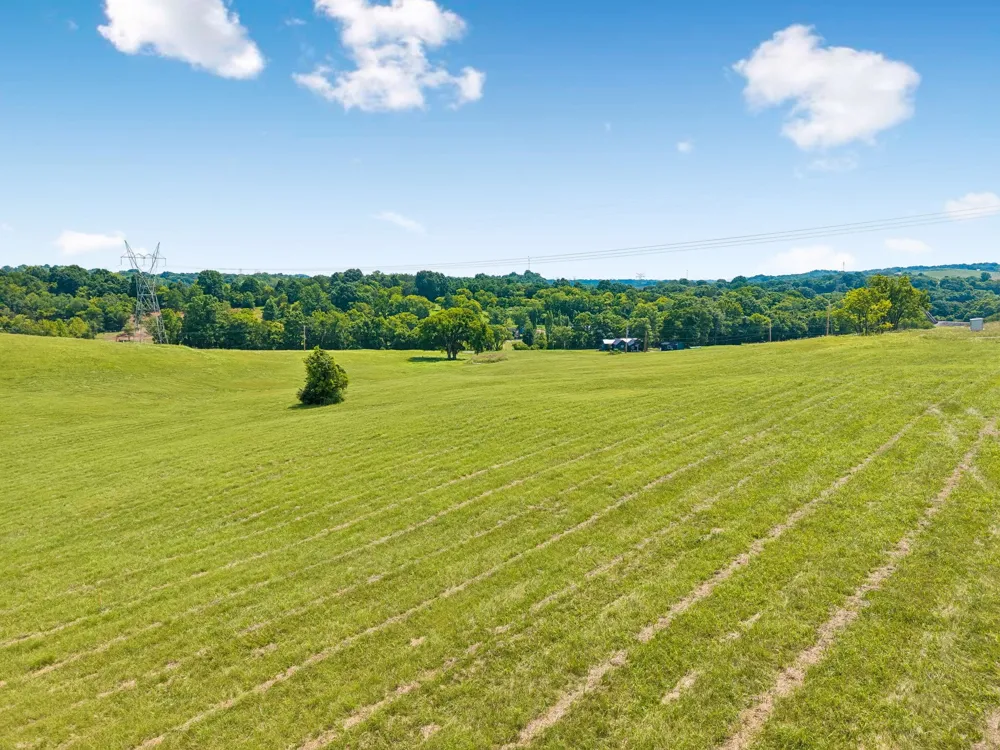 10 Theta Pike Columbia, TN 38401