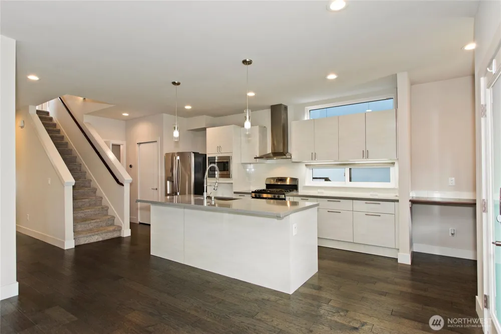 1471 14th Place NE Issaquah, WA 98029