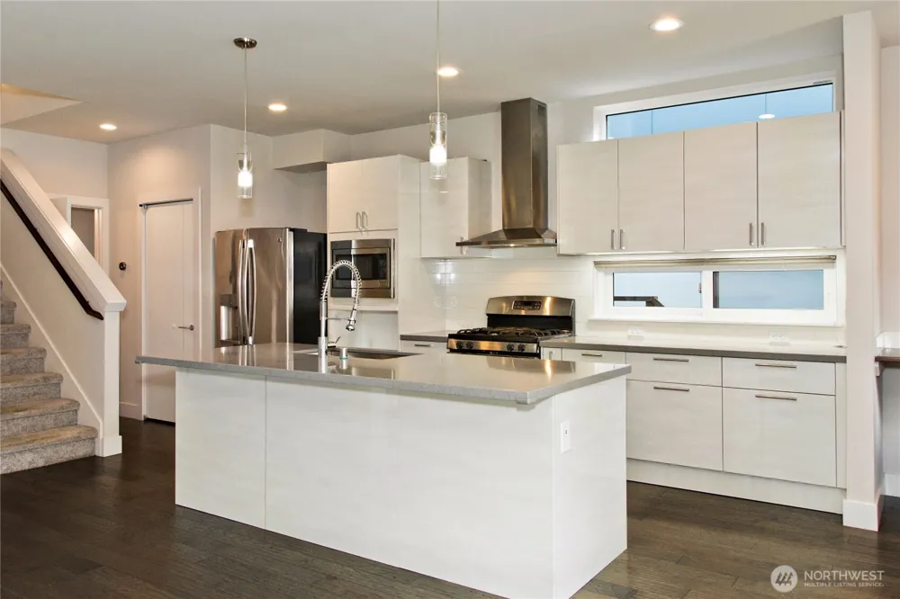 1471 14th Place NE Issaquah, WA 98029