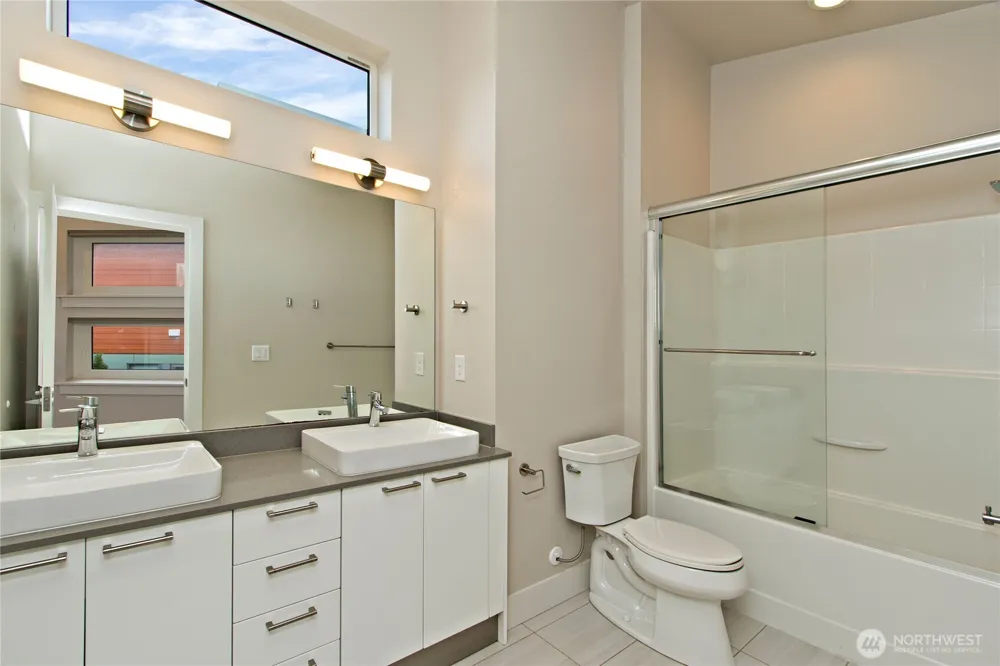 1471 14th Place NE Issaquah, WA 98029