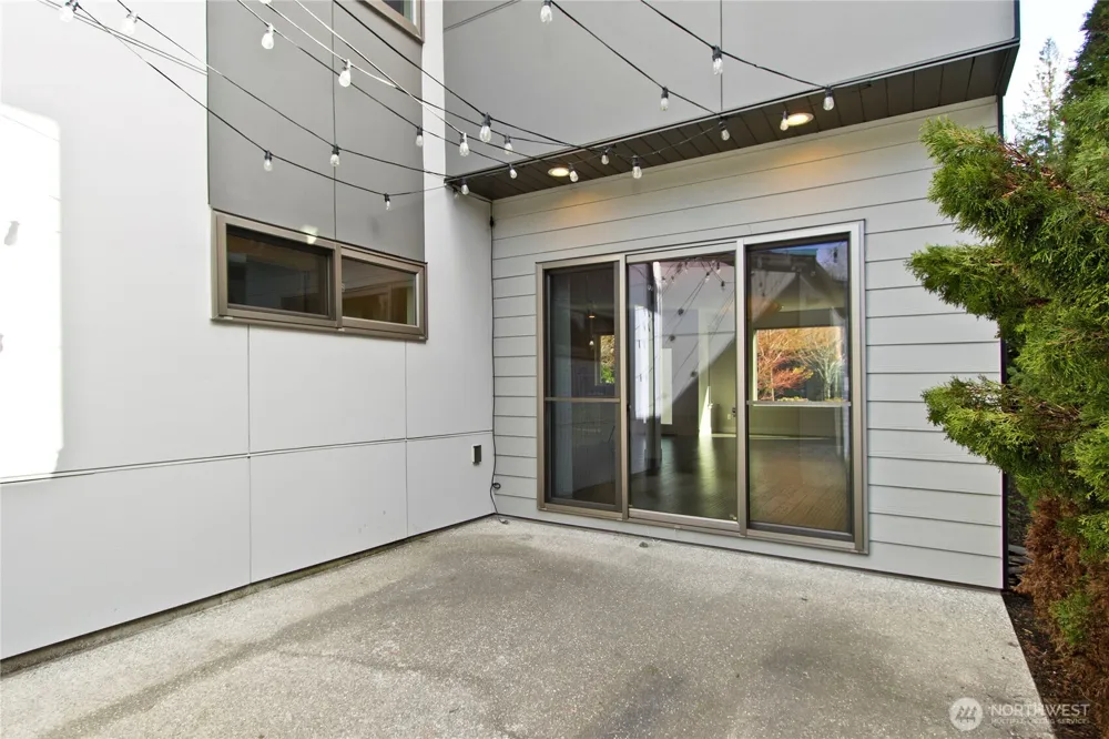 1471 14th Place NE Issaquah, WA 98029
