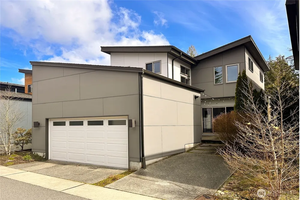 1471 14th Place NE Issaquah, WA 98029