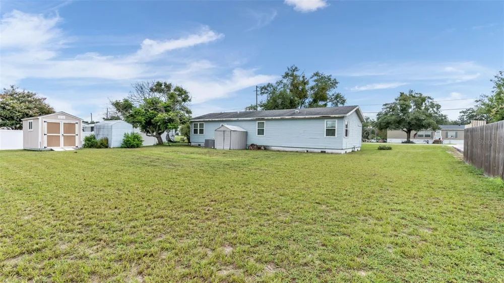 4416 MEADOW RIDGE AVENUE Mulberry, FL 33860