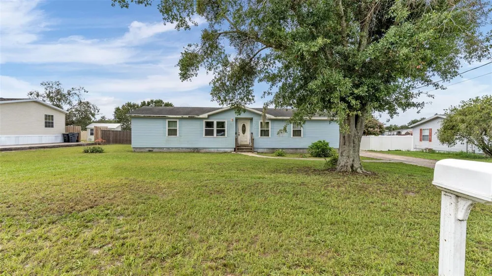 4416 MEADOW RIDGE AVENUE Mulberry, FL 33860