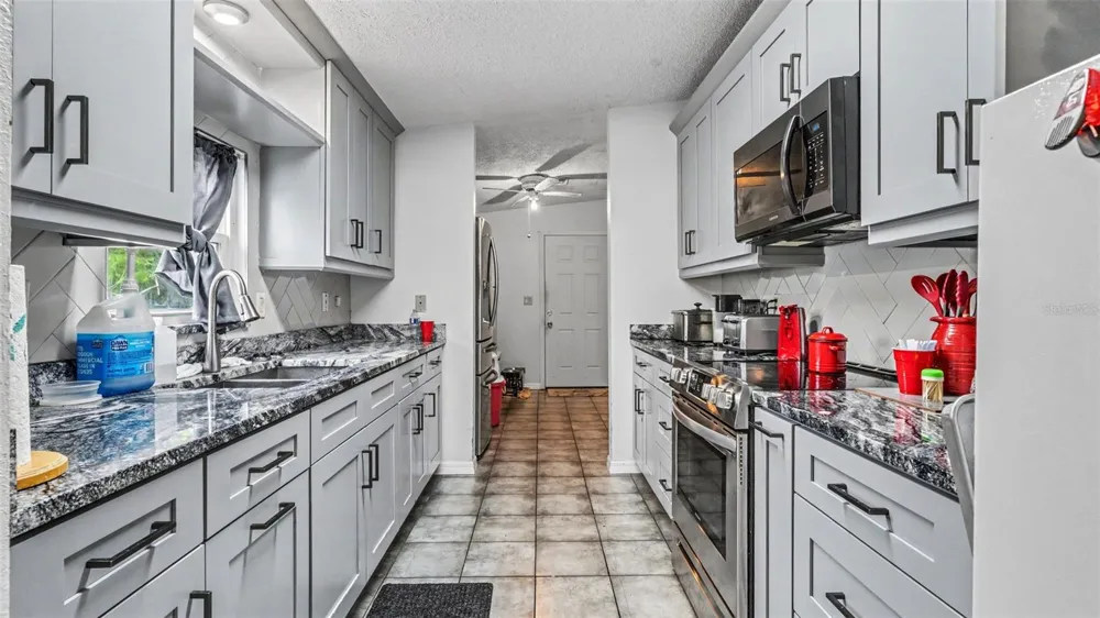4416 MEADOW RIDGE AVENUE Mulberry, FL 33860