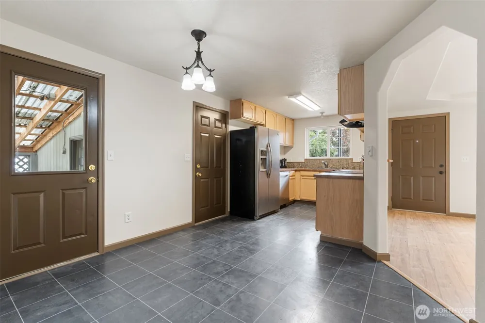713 1st Avenue NE Napavine, WA 98532