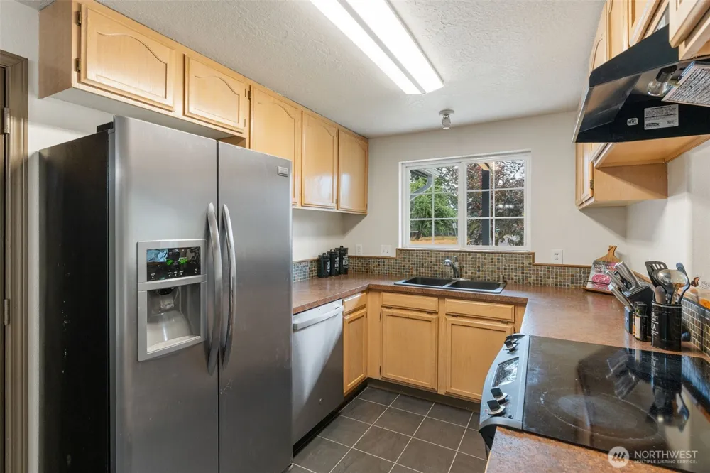 713 1st Avenue NE Napavine, WA 98532
