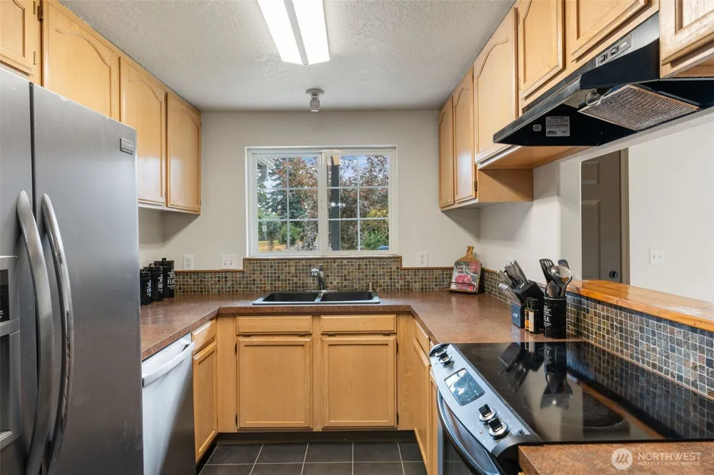 713 1st Avenue NE Napavine, WA 98532