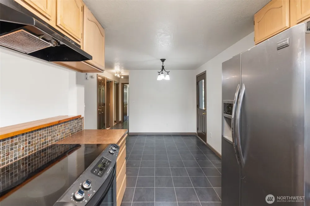 713 1st Avenue NE Napavine, WA 98532