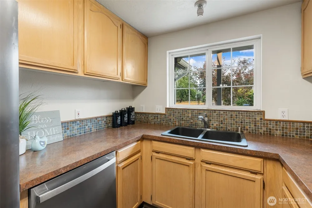 713 1st Avenue NE Napavine, WA 98532
