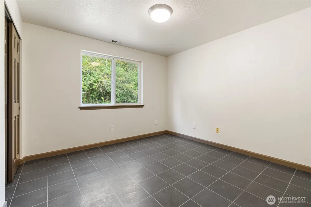 713 1st Avenue NE Napavine, WA 98532