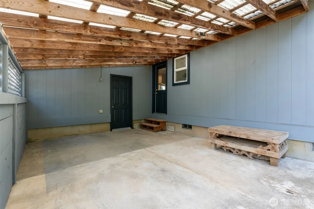 713 1st Avenue NE Napavine, WA 98532
