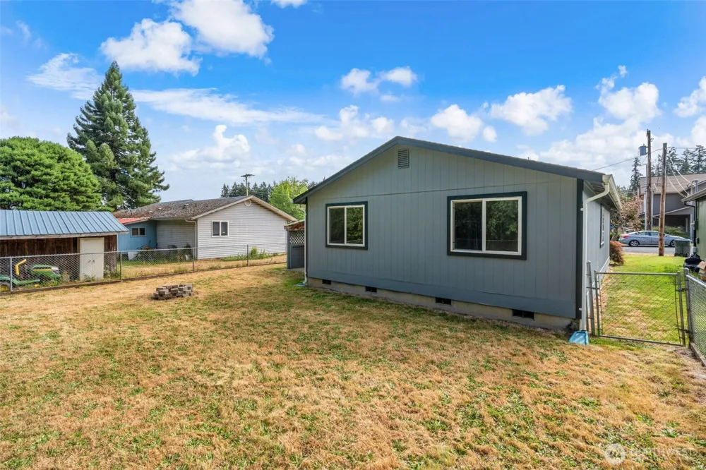 713 1st Avenue NE Napavine, WA 98532