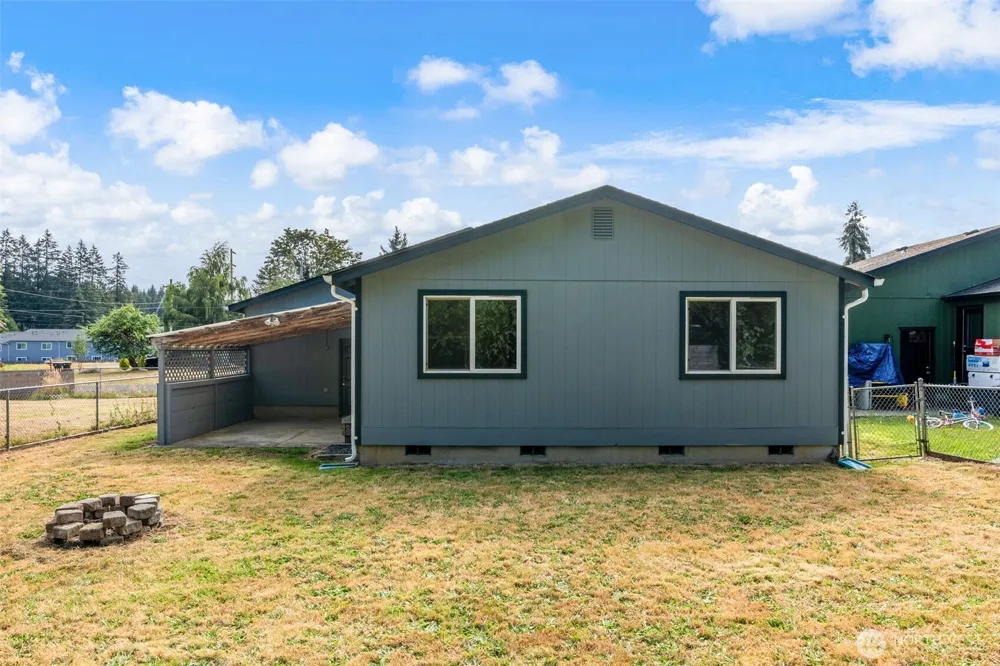 713 1st Avenue NE Napavine, WA 98532