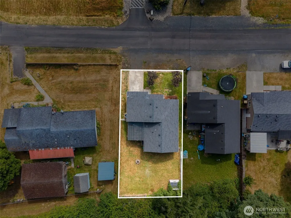 713 1st Avenue NE Napavine, WA 98532