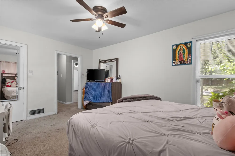 1859 Oakwood Street Haltom City, TX 76117