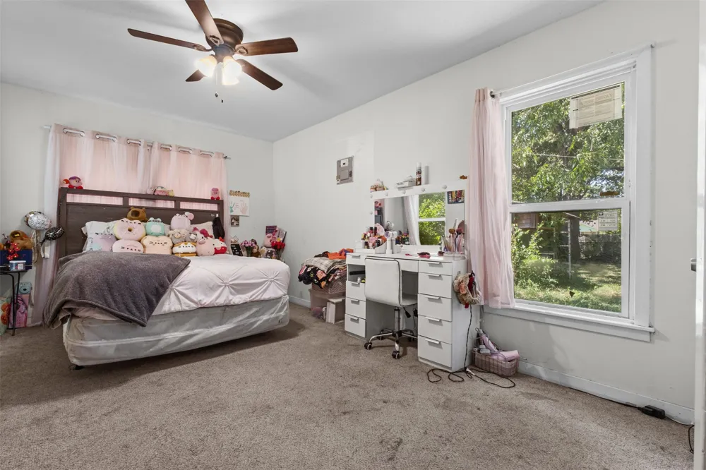 1859 Oakwood Street Haltom City, TX 76117