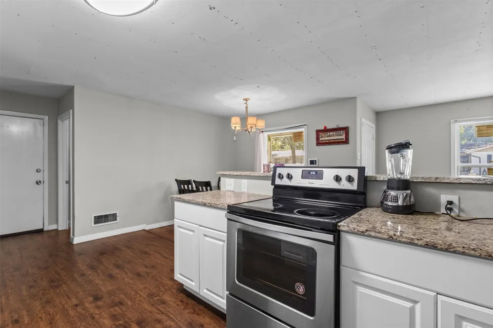 1859 Oakwood Street Haltom City, TX 76117