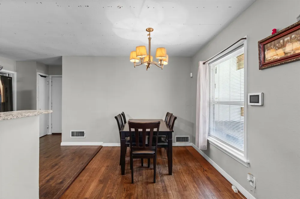 1859 Oakwood Street Haltom City, TX 76117