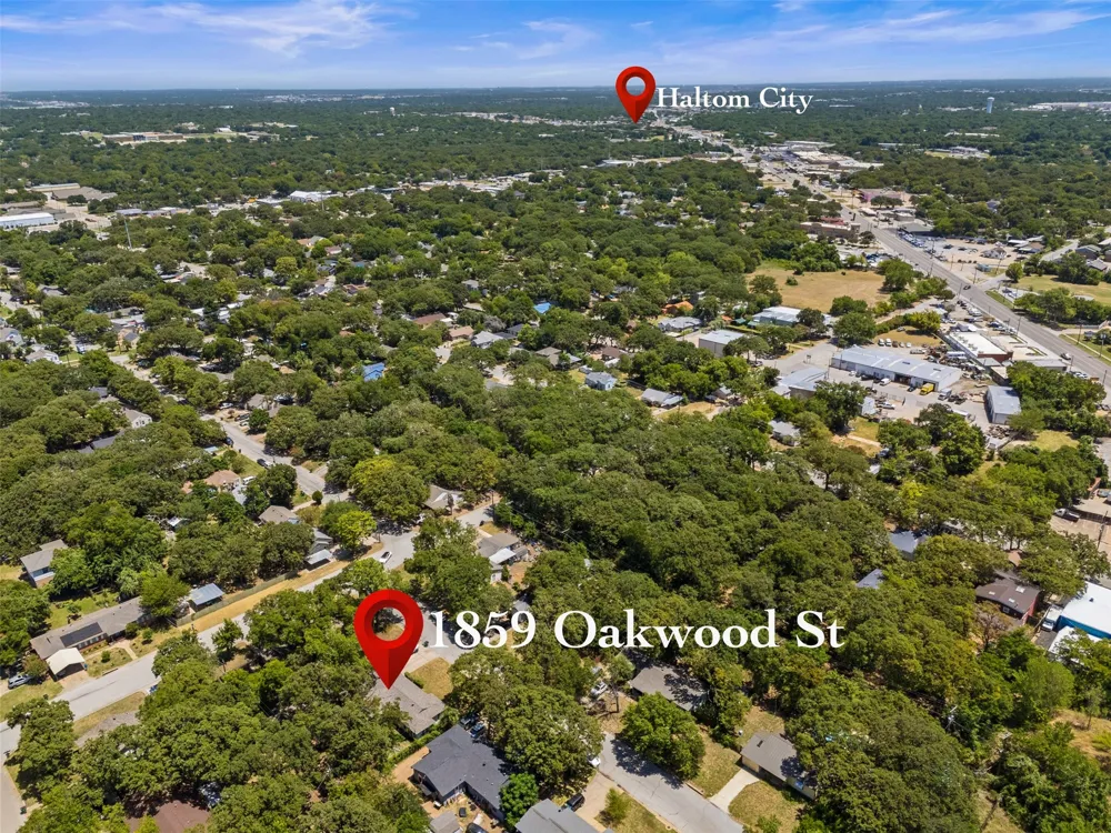1859 Oakwood Street Haltom City, TX 76117