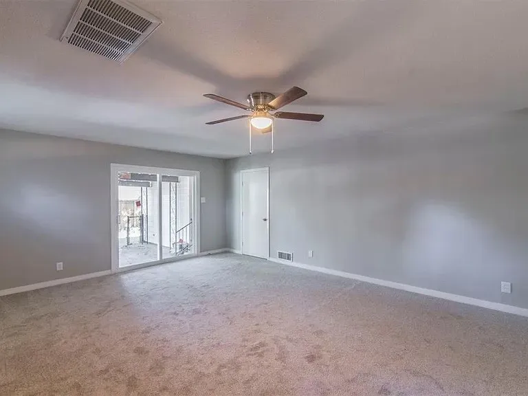 1859 Oakwood Street Haltom City, TX 76117