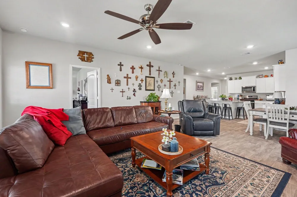 2403 Divot Lane Navasota, TX 77868