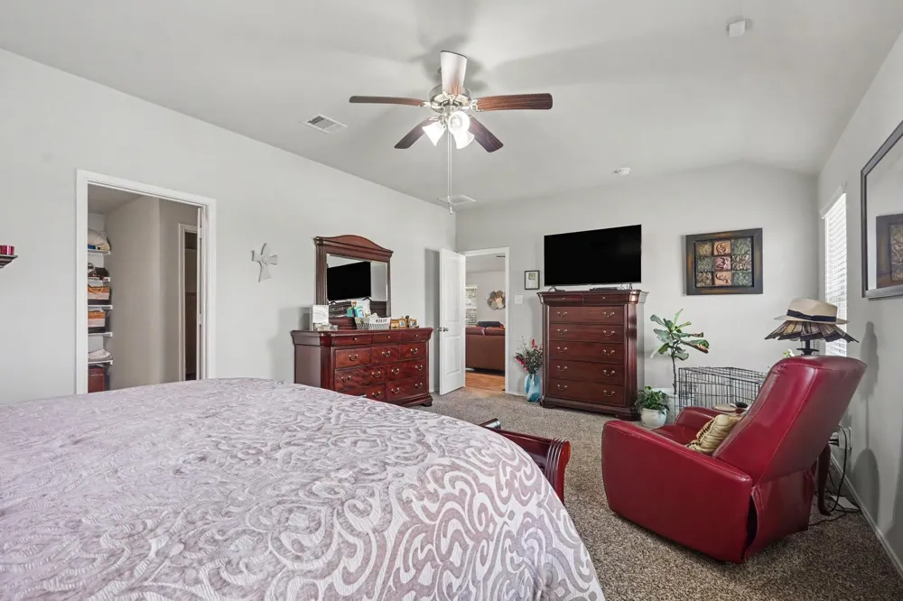 2403 Divot Lane Navasota, TX 77868