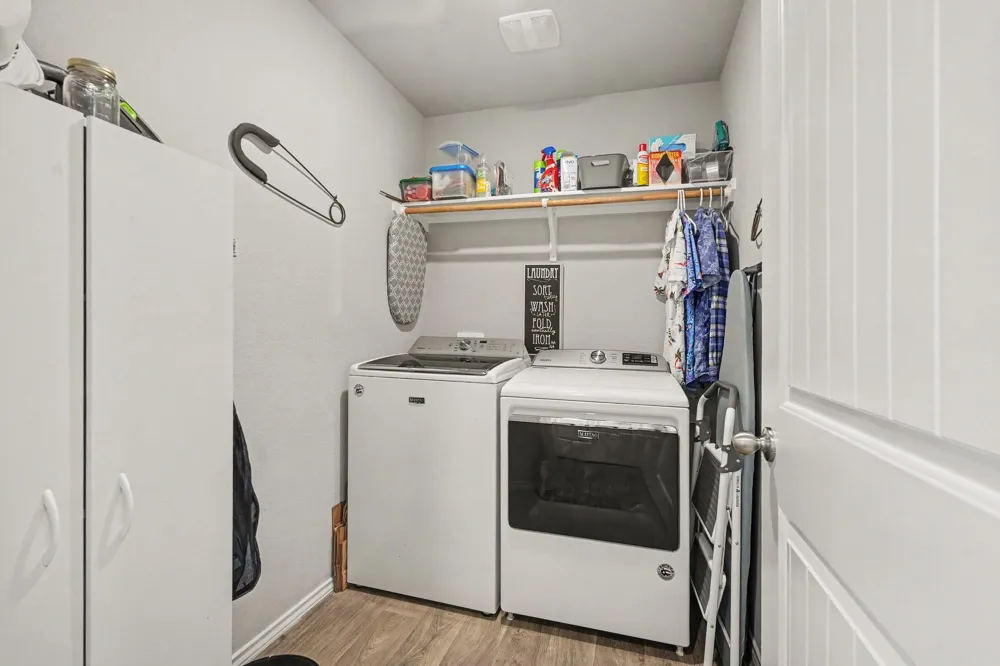 2403 Divot Lane Navasota, TX 77868