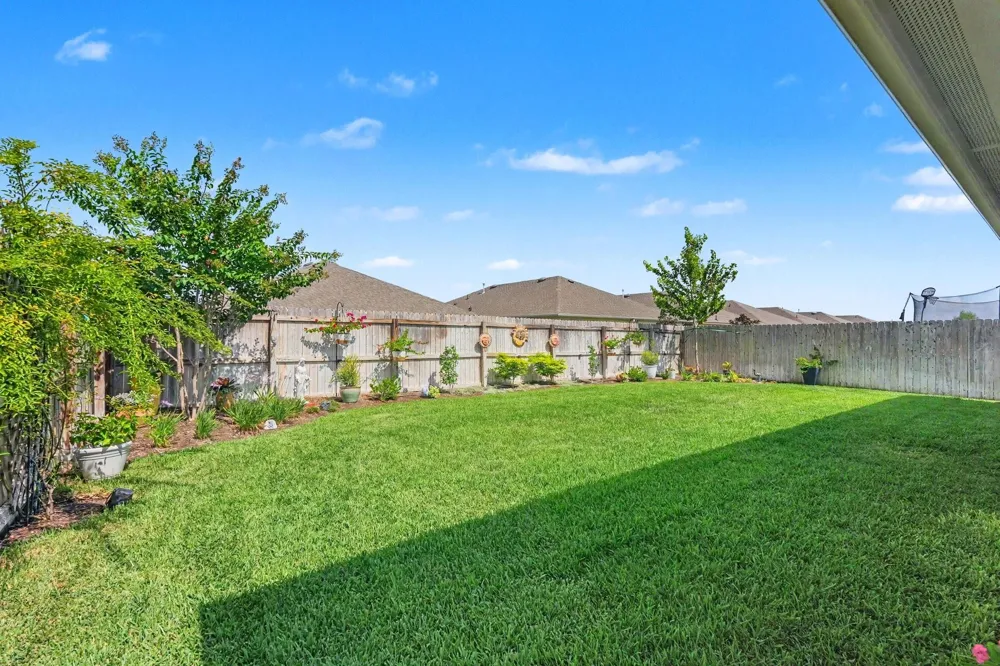 2403 Divot Lane Navasota, TX 77868