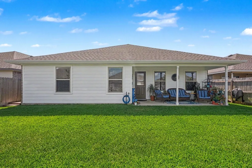 2403 Divot Lane Navasota, TX 77868