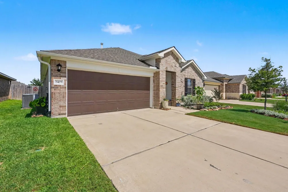 2403 Divot Lane Navasota, TX 77868