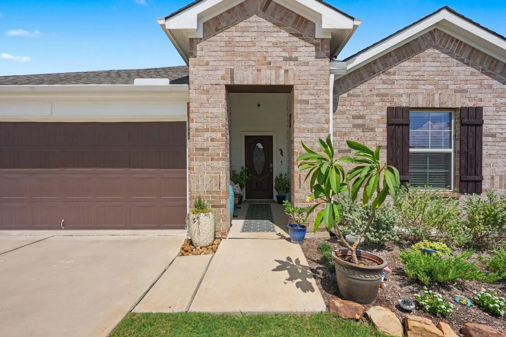 2403 Divot Lane Navasota, TX 77868