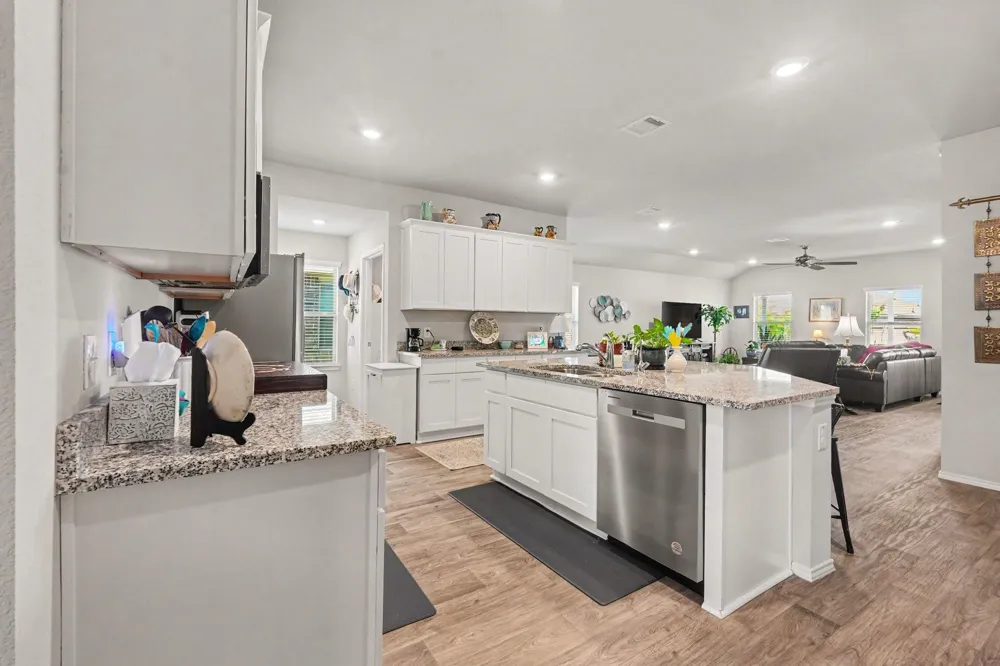 2403 Divot Lane Navasota, TX 77868