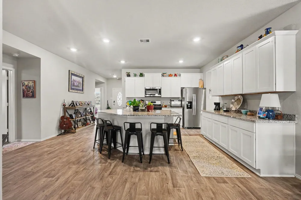 2403 Divot Lane Navasota, TX 77868
