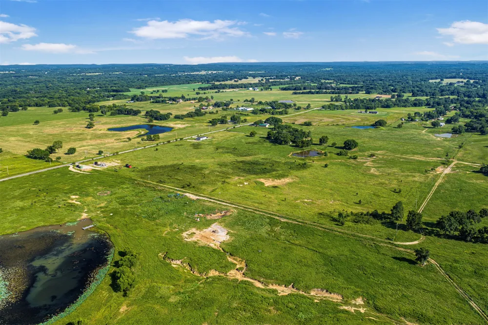 10 Dentonville Road Beggs, OK 74421