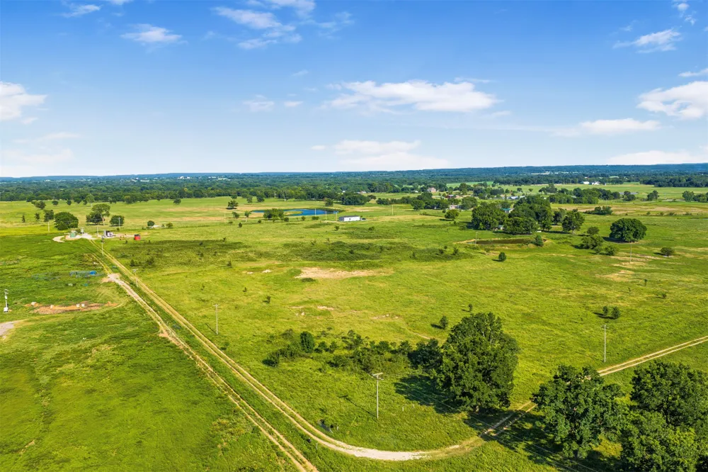 10 Dentonville Road Beggs, OK 74421