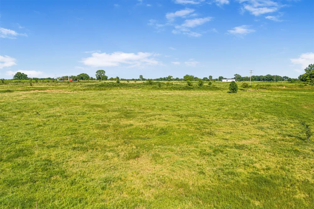 10 Dentonville Road Beggs, OK 74421