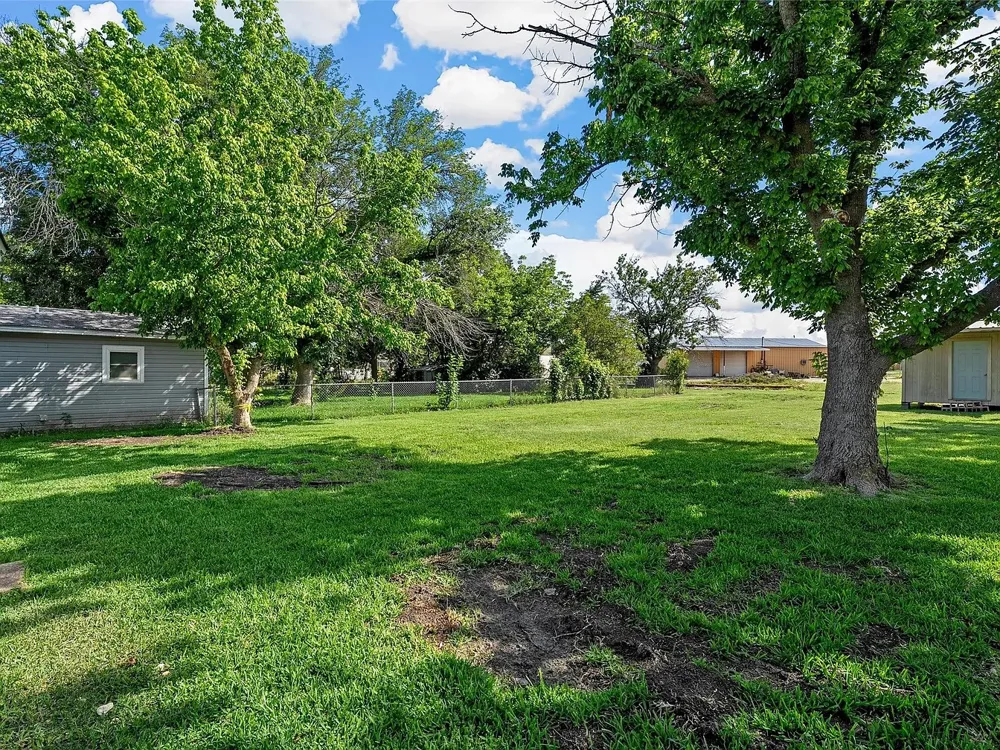 307 Playdium Drive West, TX 76691